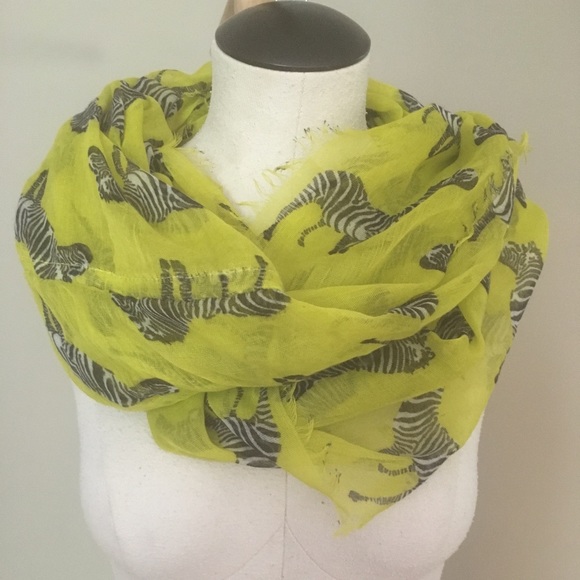 SOLD Urban Outfitters Yellow Zebra Infinity Scarf - Picture 1 of 3